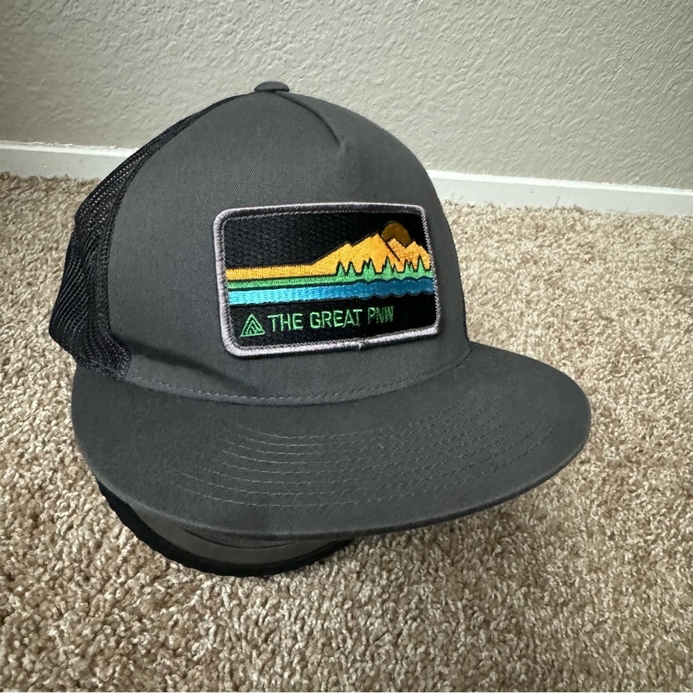 The Classics Men’s Black‎ & Gray The Great Pacific Northwest PNW Mesh Back Hat